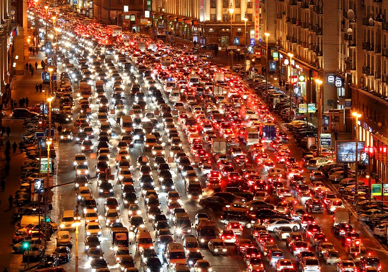 6 из 10 российских автомобилистов уже привыкли к пробкам